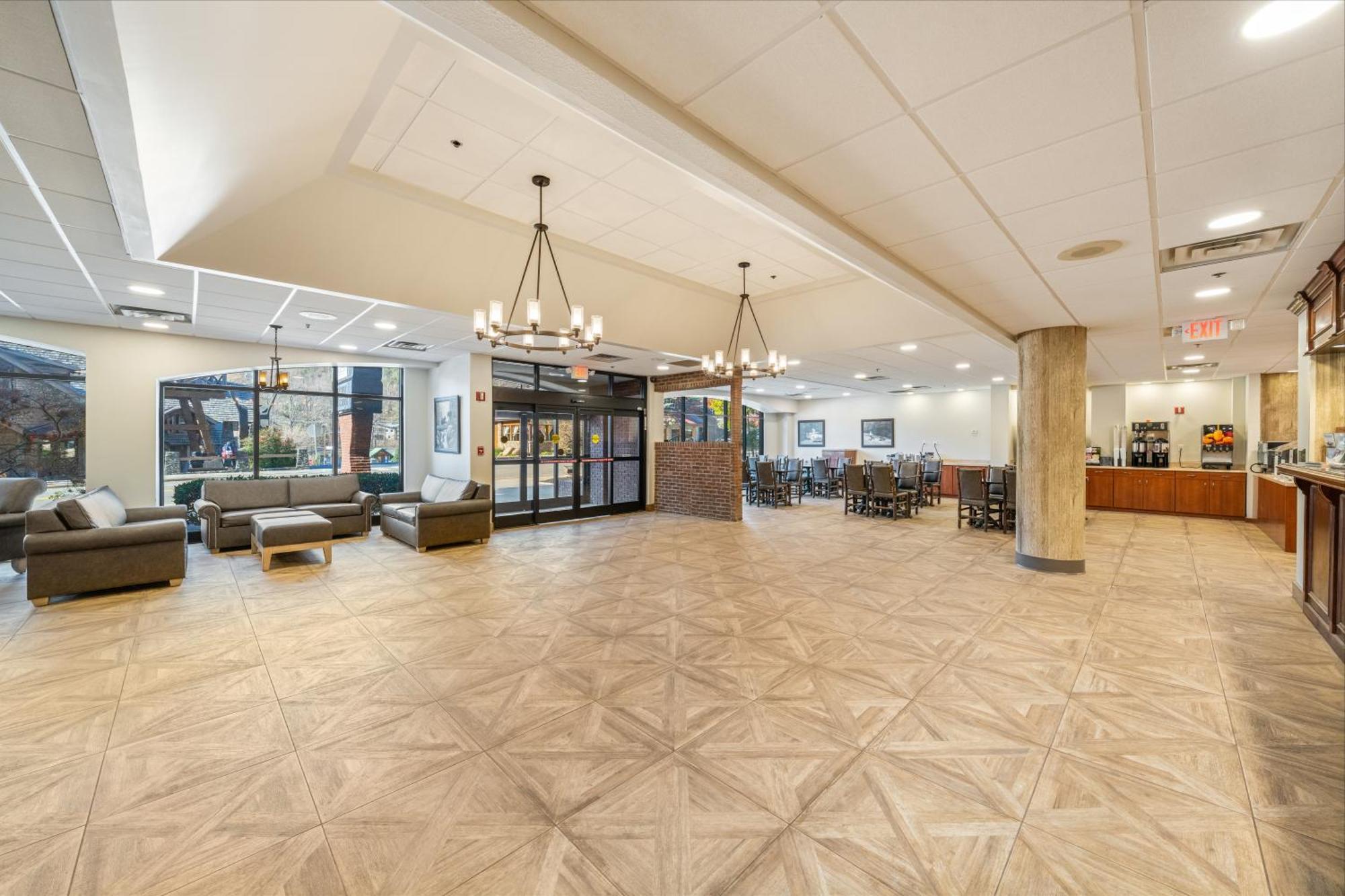 Black Bear Inn & Suites ガトリンバーグ エクステリア 写真