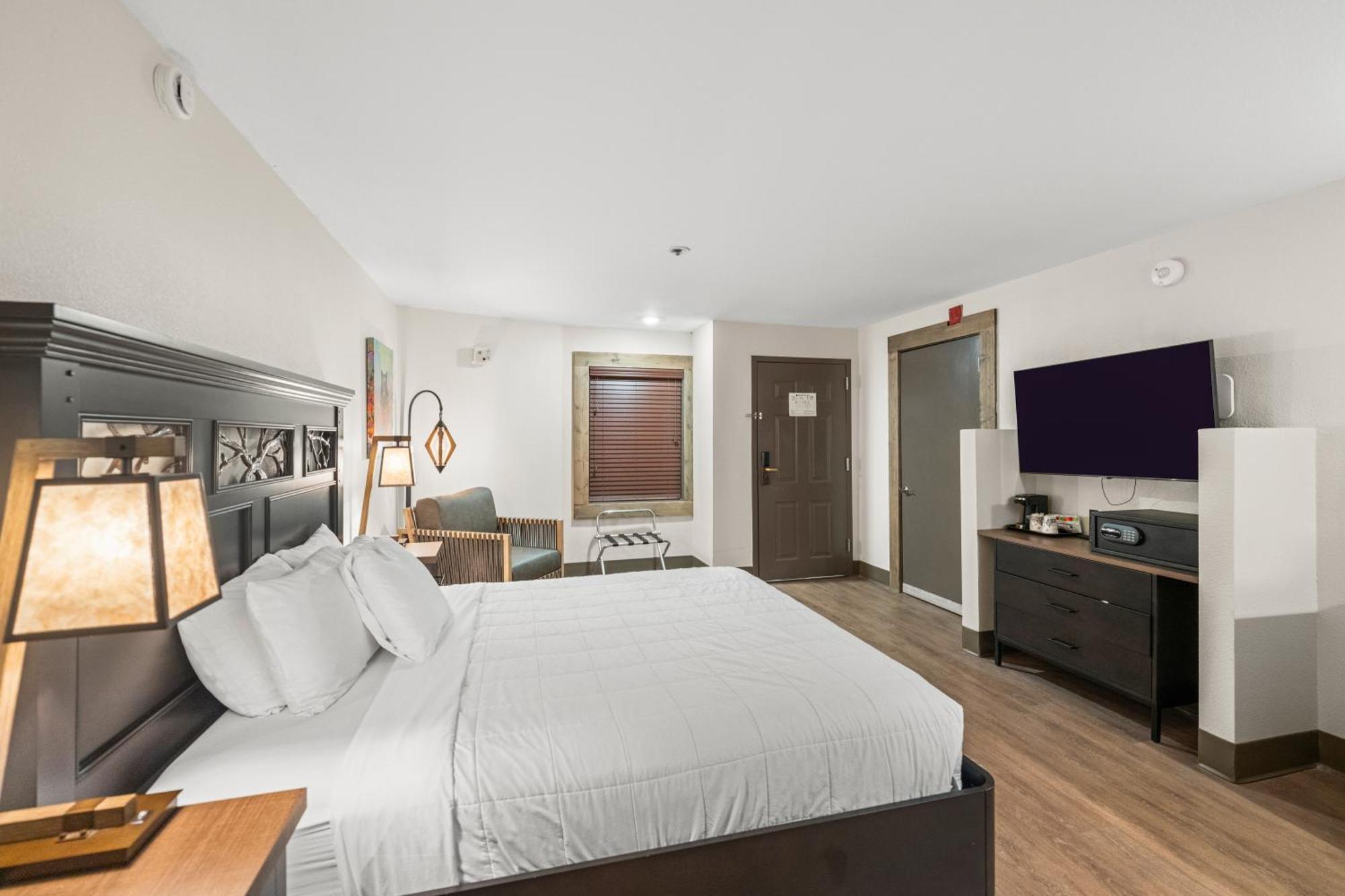 Black Bear Inn & Suites ガトリンバーグ エクステリア 写真