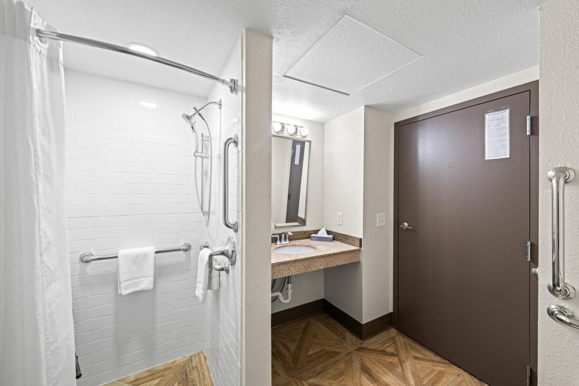 Black Bear Inn & Suites ガトリンバーグ エクステリア 写真