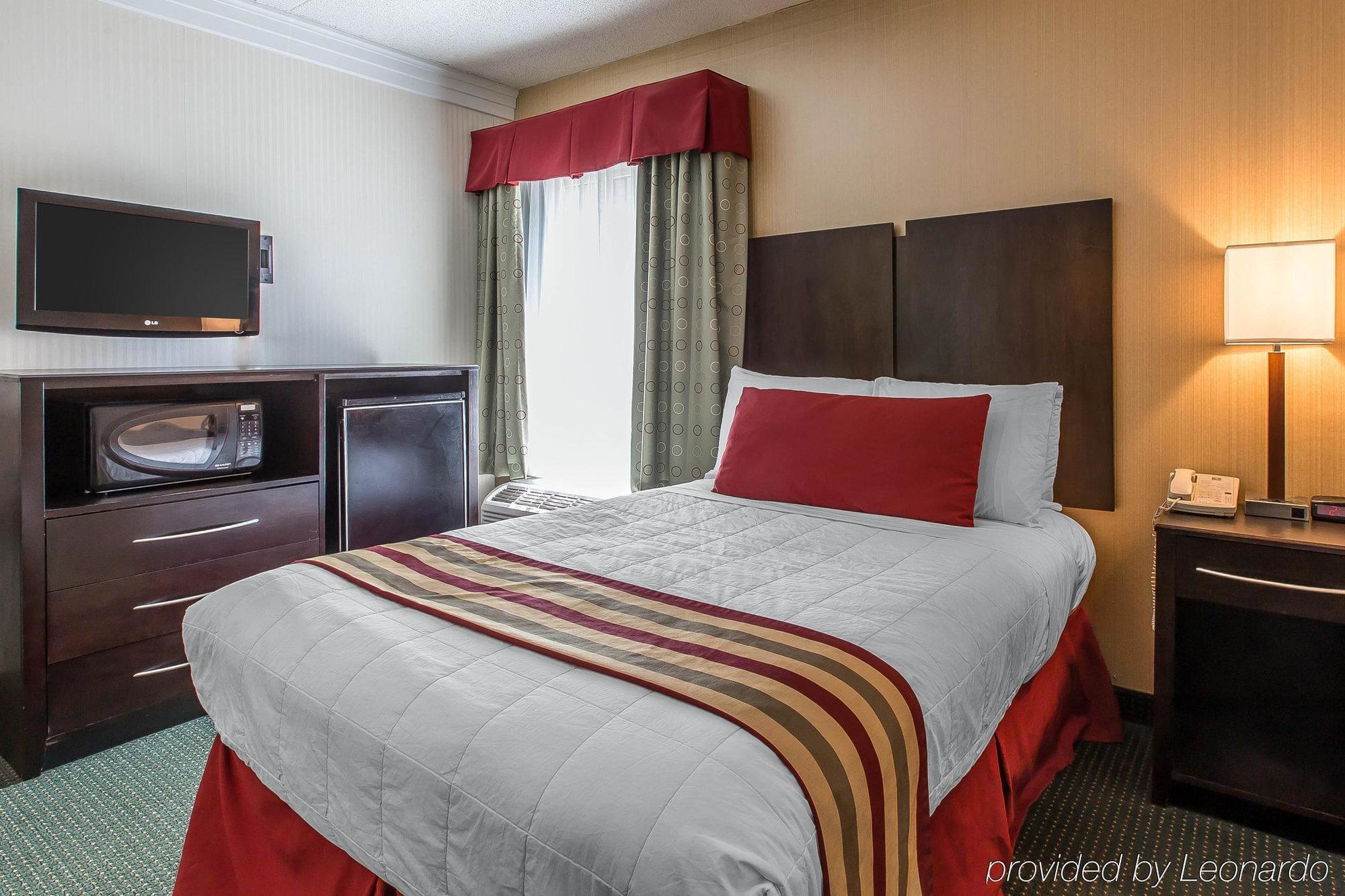 Black Bear Inn & Suites ガトリンバーグ エクステリア 写真