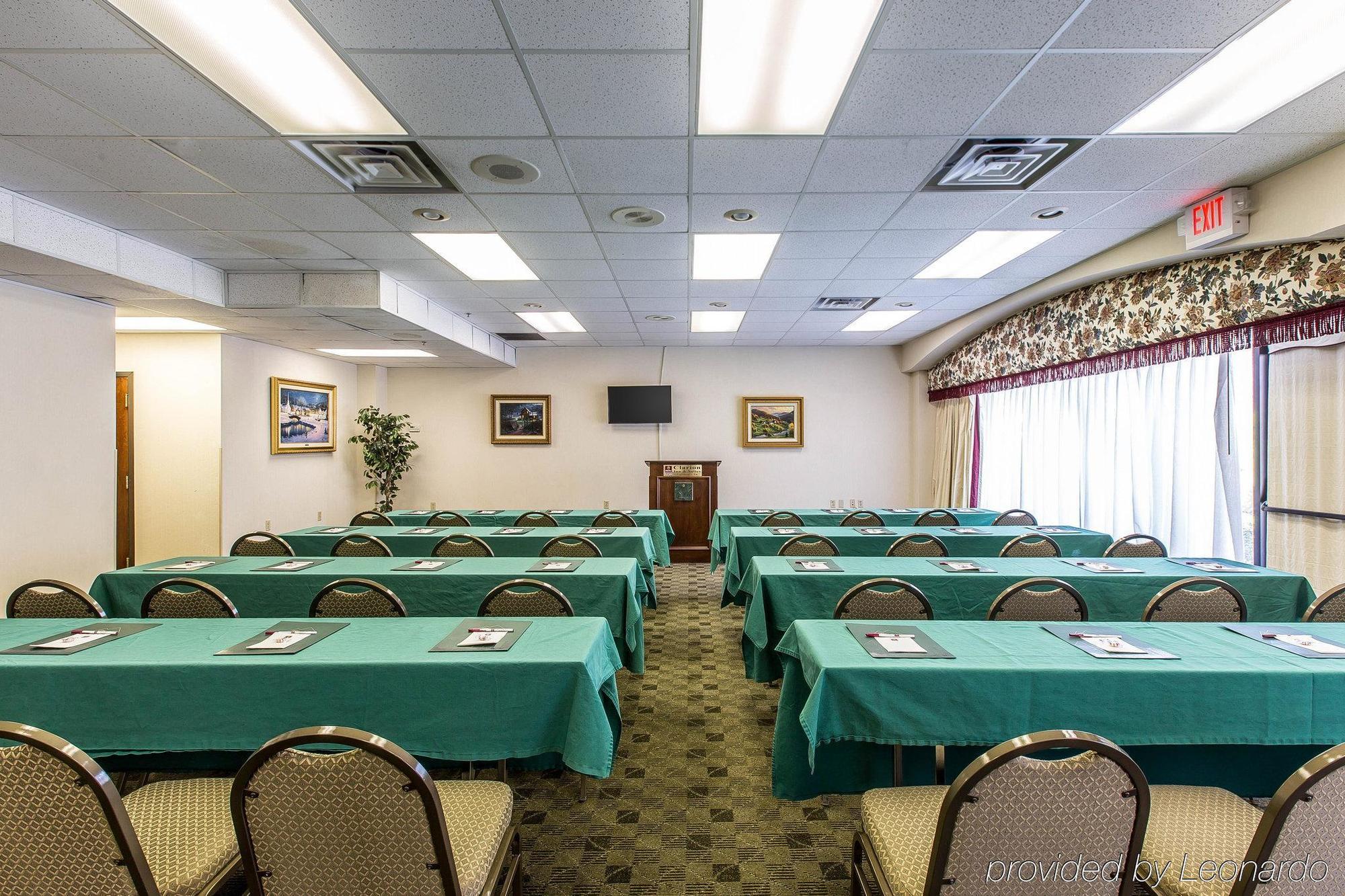 Black Bear Inn & Suites ガトリンバーグ エクステリア 写真