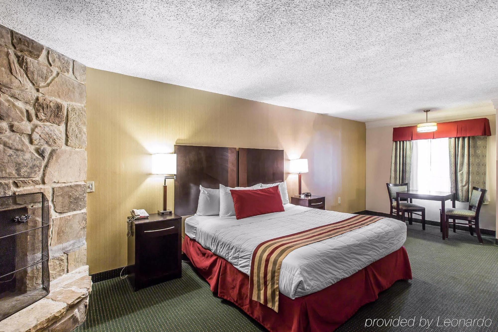 Black Bear Inn & Suites ガトリンバーグ エクステリア 写真