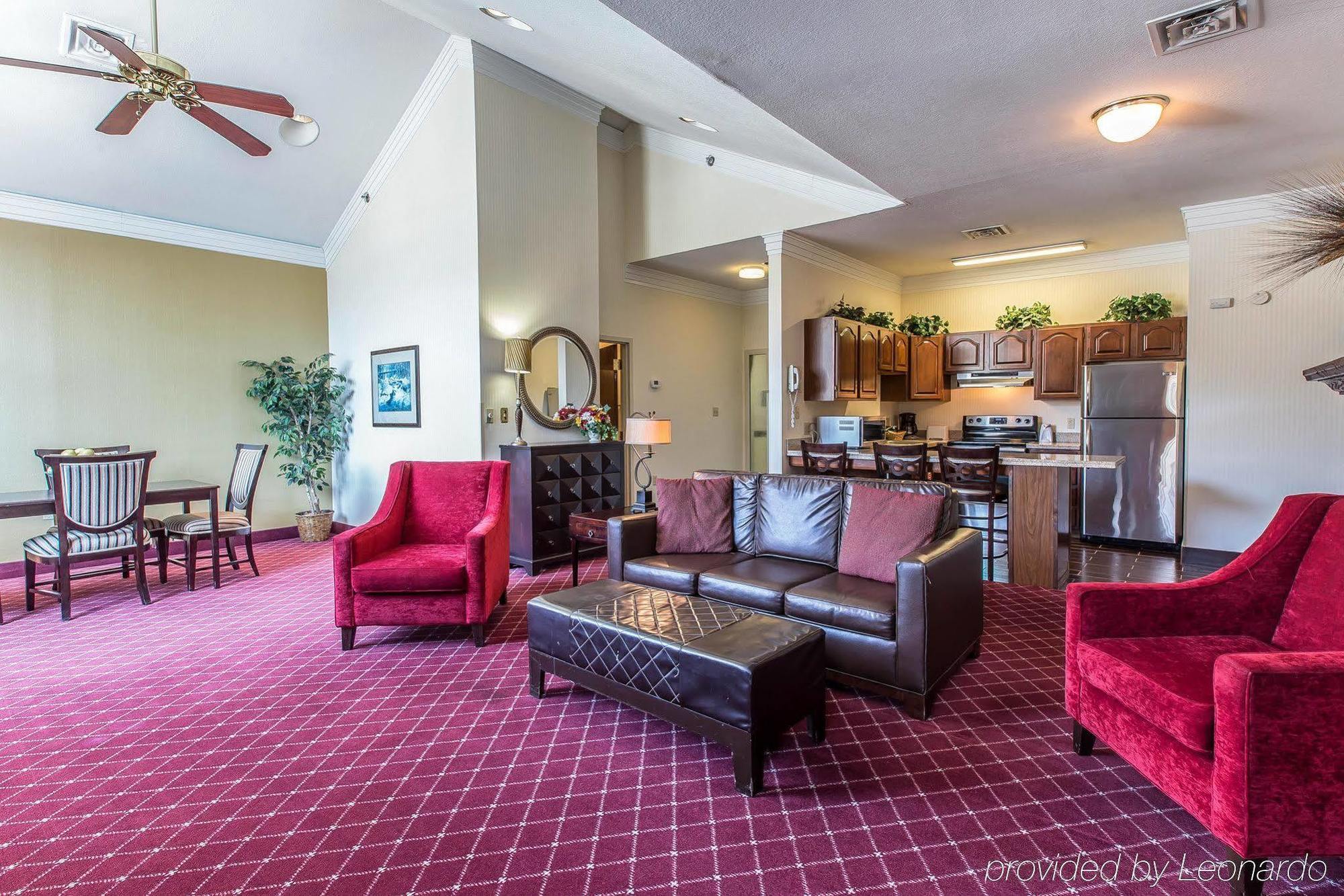 Black Bear Inn & Suites ガトリンバーグ エクステリア 写真